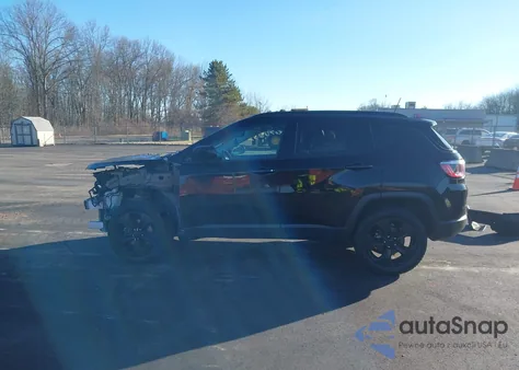 2018 Jeep Compass Altitude 4X4 from USA, damaged, VIN 3C4NJDBB3JT304128